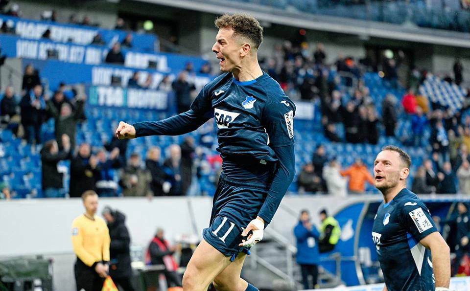 巴萨盯上德甲高大锋霸？1米91身高却头球表现平平？真有这么神奇？